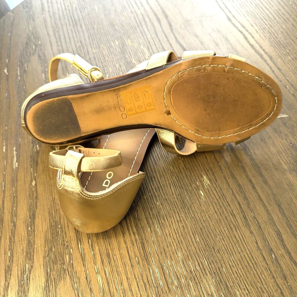 Aldo Daressi Gold Metallic Flat Sandals Women Size 9 Cross Front Strappy - Picture 5 of 5
